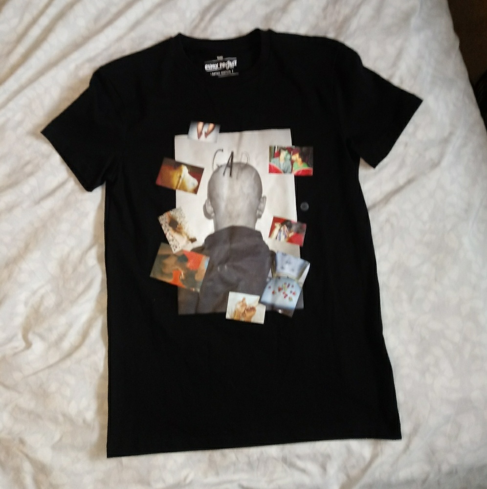 5/20 SALE  NWOT GAP grafic t shirt